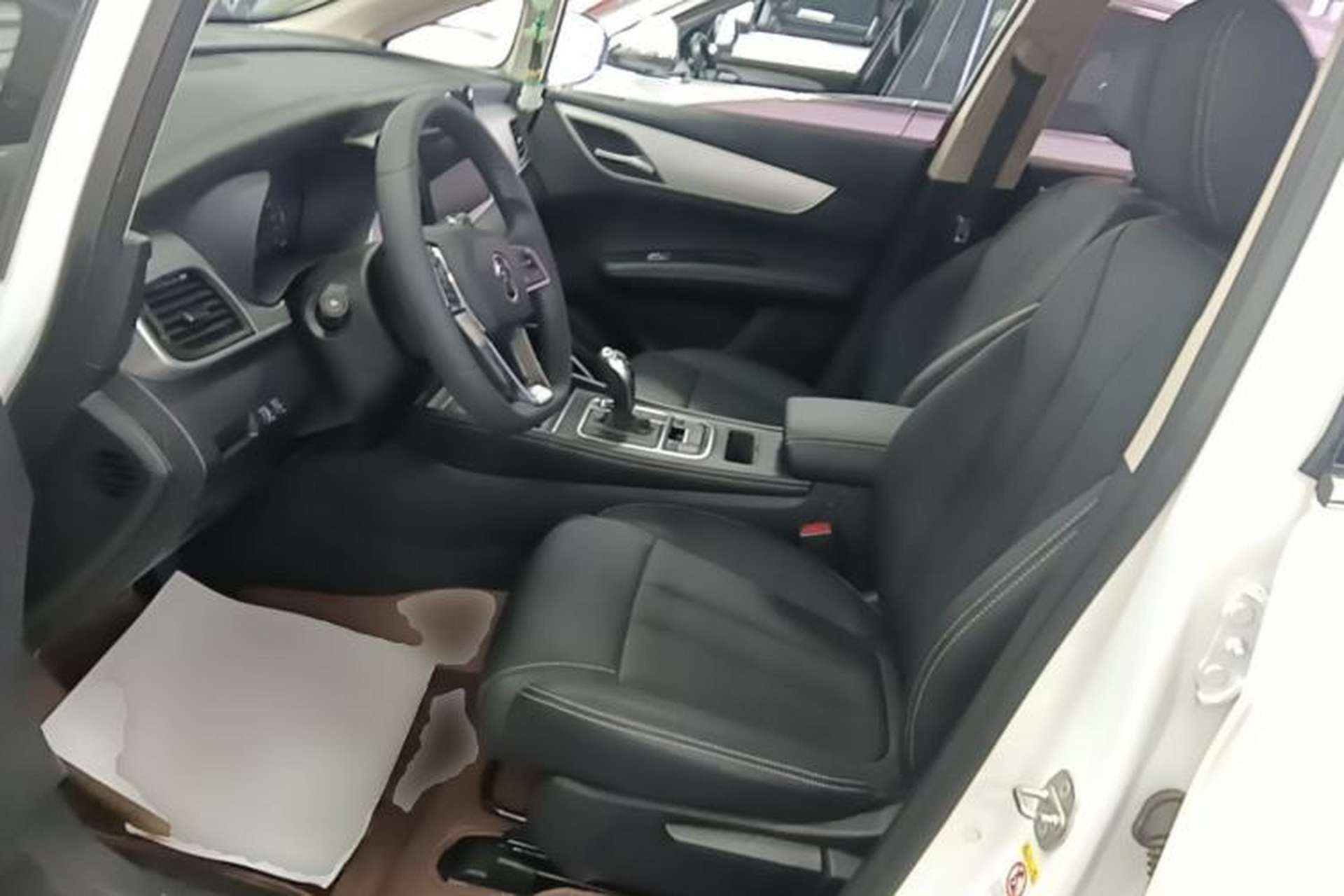 Used BYD Song MAX 2021 Upgraded Model 1.5T Automatic Luxury 7-Seater Left Front Seat