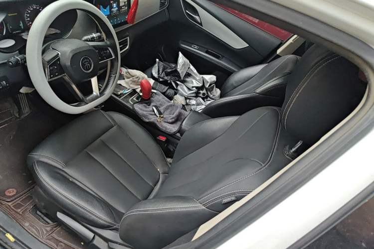 Used BYD Song MAX 2021 Upgraded Model 1.5T Automatic Luxury 7-Seater Left Front Seat