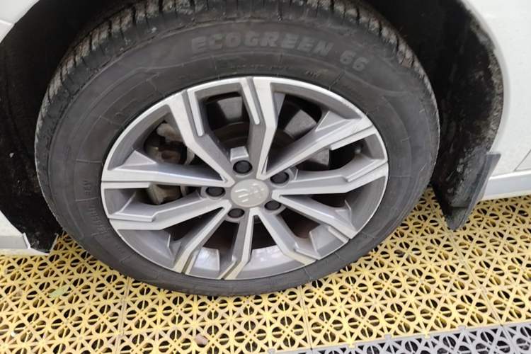 Used BYD Song MAX 2021 Upgraded Model 1.5T Automatic Luxury 7-Seater Left Front Wheel Hub