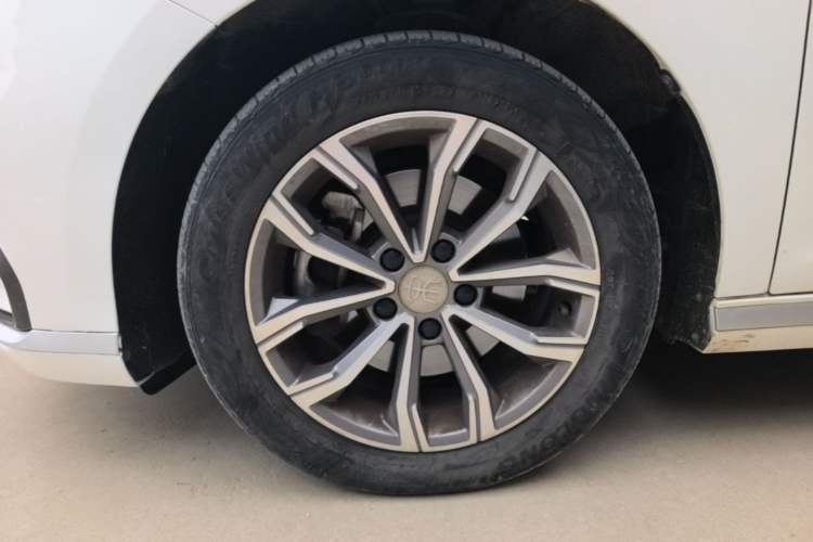 Used BYD Song MAX 2021 Upgraded Model 1.5T Automatic Luxury 6-Seater Left Front Wheel Hub