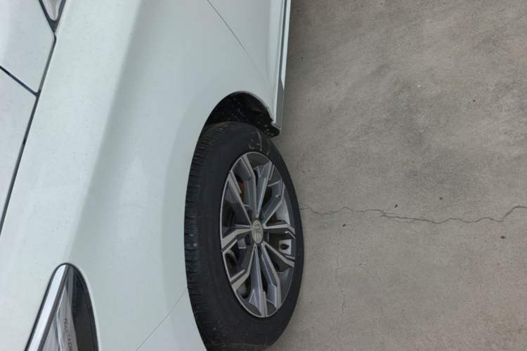 Used BYD Song MAX 2021 Upgraded Model 1.5T Automatic Luxury 6-Seater Left Front Wheel Hub