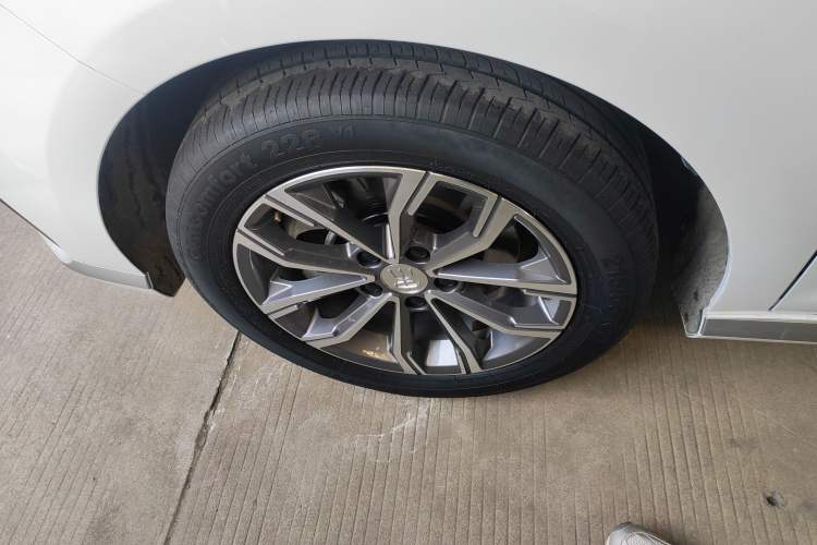 Used BYD Song MAX 2021 Upgraded Model 1.5T Automatic Luxury 6-Seater Left Front Wheel Hub