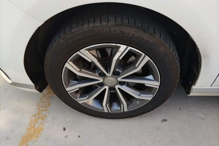 Used BYD Song MAX 2021 Upgraded Model 1.5T Automatic Luxury 6-Seater Left Front Wheel Hub