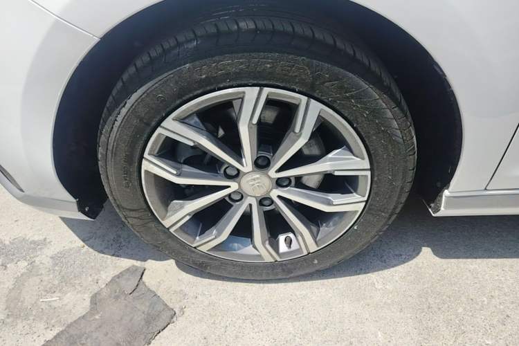 Used BYD Song MAX 2021 Upgraded Model 1.5T Automatic Luxury 7-Seater Left Front Wheel Hub