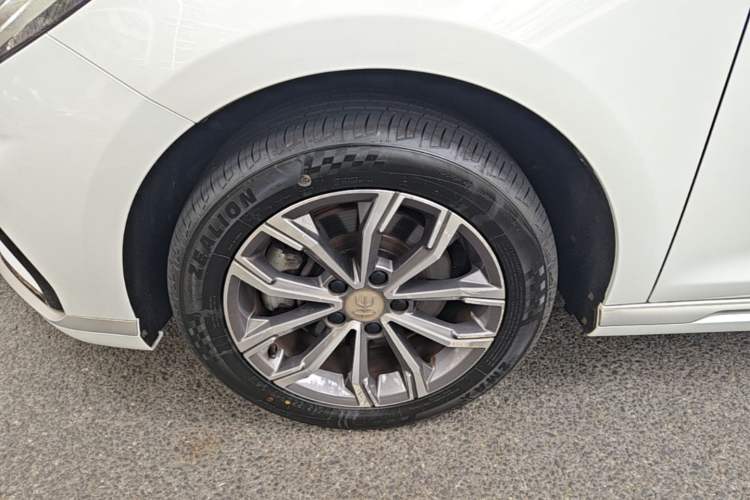 Used BYD Song MAX 2021 Upgraded Model 1.5T Automatic Luxury 6-Seater Left Front Wheel Hub
