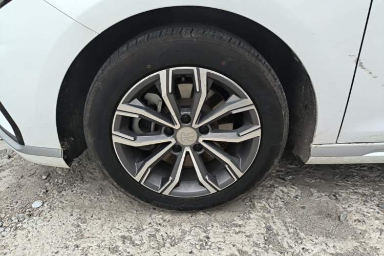 Used BYD Song MAX 2021 Upgraded Model 1.5T Automatic Luxury 7-Seater Left Front Wheel Hub