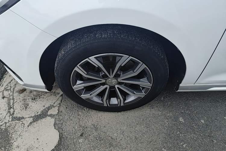 Used BYD Song MAX 2021 Upgraded Model 1.5T Automatic Prestige 7-Seater Left Front Wheel Hub