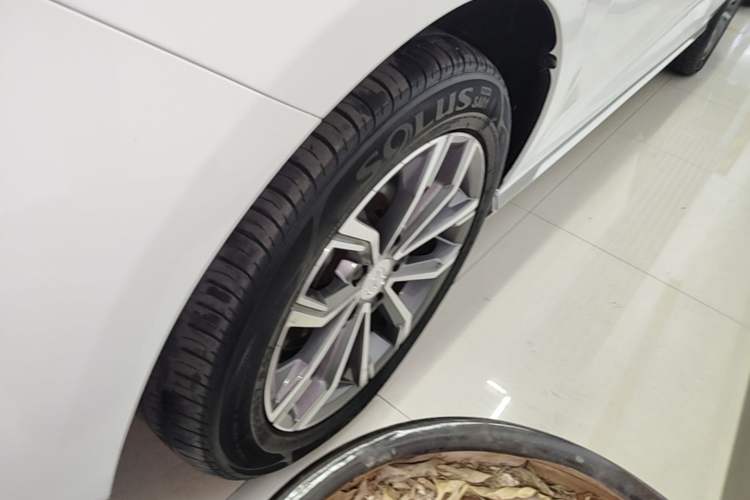 Used BYD Song MAX 2021 Upgraded Model 1.5T Automatic Luxury 6-Seater Left Front Wheel Hub