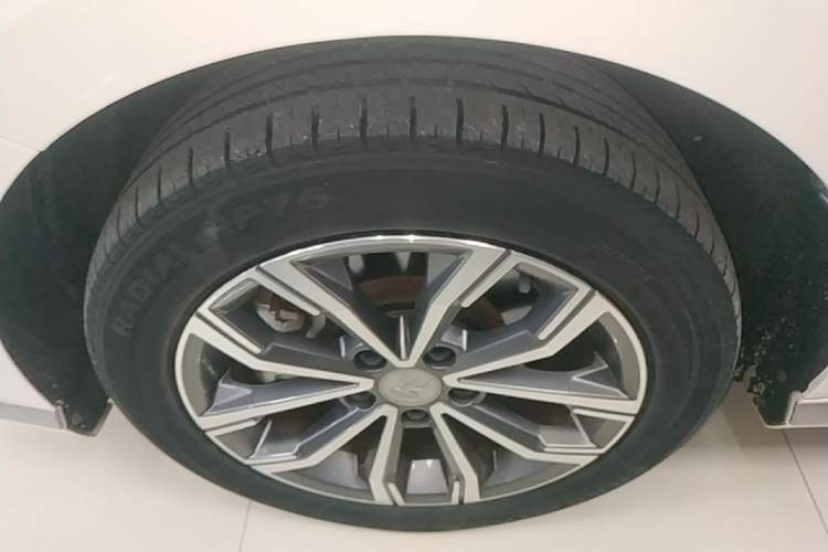Used BYD Song MAX 2021 Upgraded Model 1.5T Automatic Luxury 7-Seater Left Front Wheel Hub