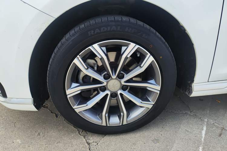 Used BYD Song MAX 2021 Upgraded Model 1.5T Automatic Prestige 6-Seater Left Front Wheel Hub