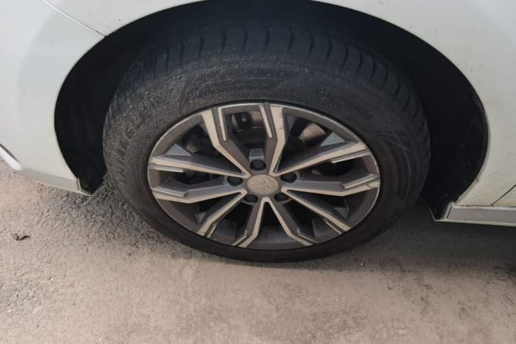 Used BYD Song MAX 2021 Upgraded Model 1.5T Automatic Luxury 7-Seater Left Front Wheel Hub