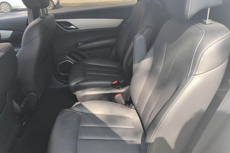 Used BYD Song MAX 2021 Upgraded Model 1.5T Automatic Luxury 6-Seater Left Rear Seat