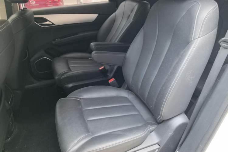Used BYD Song MAX 2021 Upgraded Model 1.5T Automatic Luxury 6-Seater Left Rear Seat