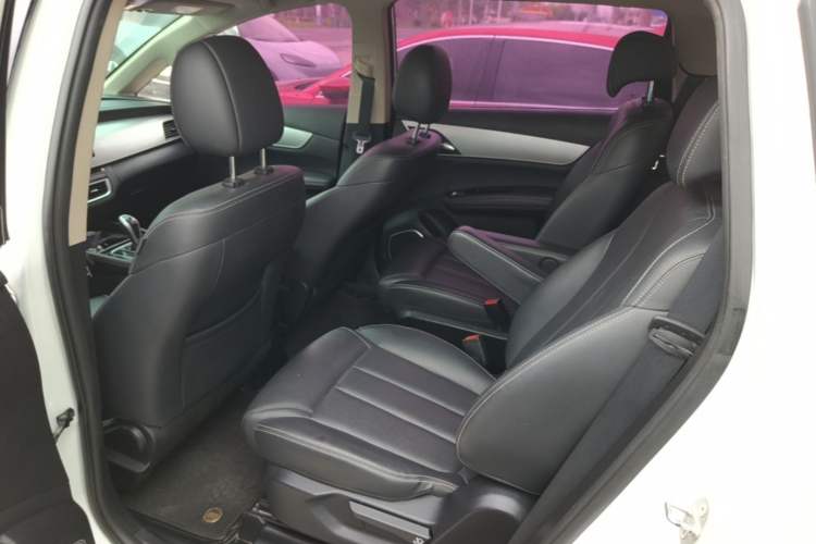 Used BYD Song MAX 2021 Upgraded Model 1.5T Automatic Luxury 6-Seater Left Rear Seat