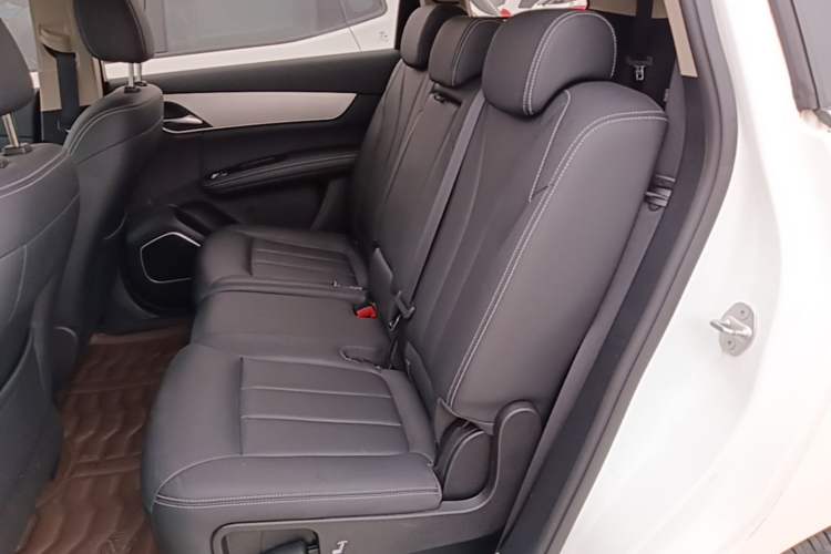 Used BYD Song MAX 2021 Upgraded Model 1.5T Automatic Flagship 7-Seater Left Rear Seat