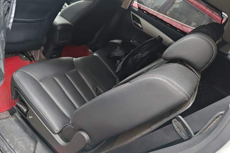 Used BYD Song MAX 2021 Upgraded Model 1.5T Automatic Luxury 7-Seater Left Rear Seat