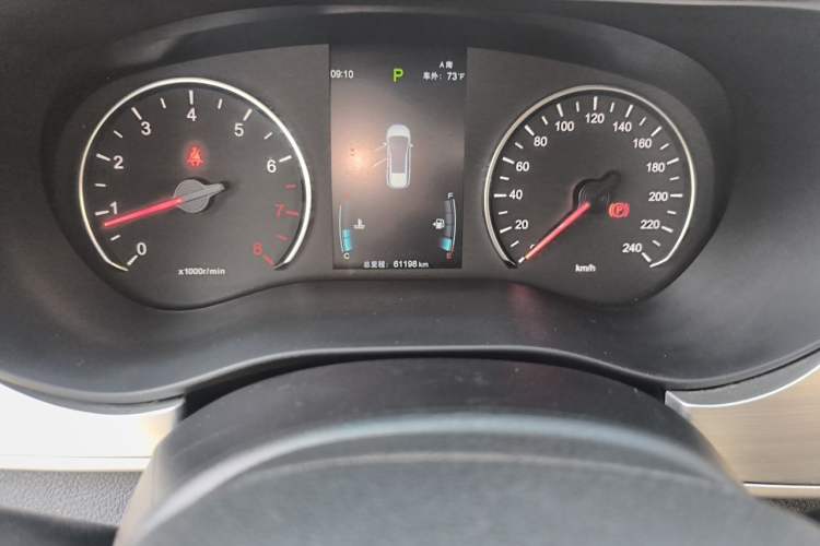 Used BYD Song MAX 2021 Upgraded Model 1.5T Automatic Luxury 6-Seater Odometer Close Up