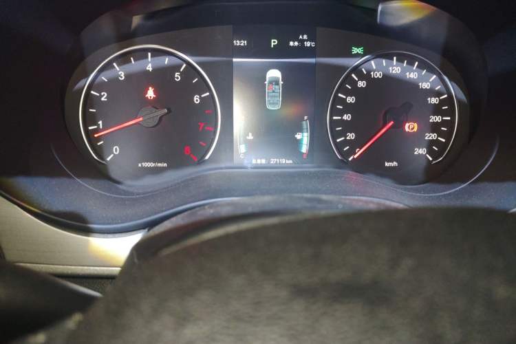 Used BYD Song MAX 2021 Upgraded Model 1.5T Automatic Prestige 7-Seater Odometer Close Up