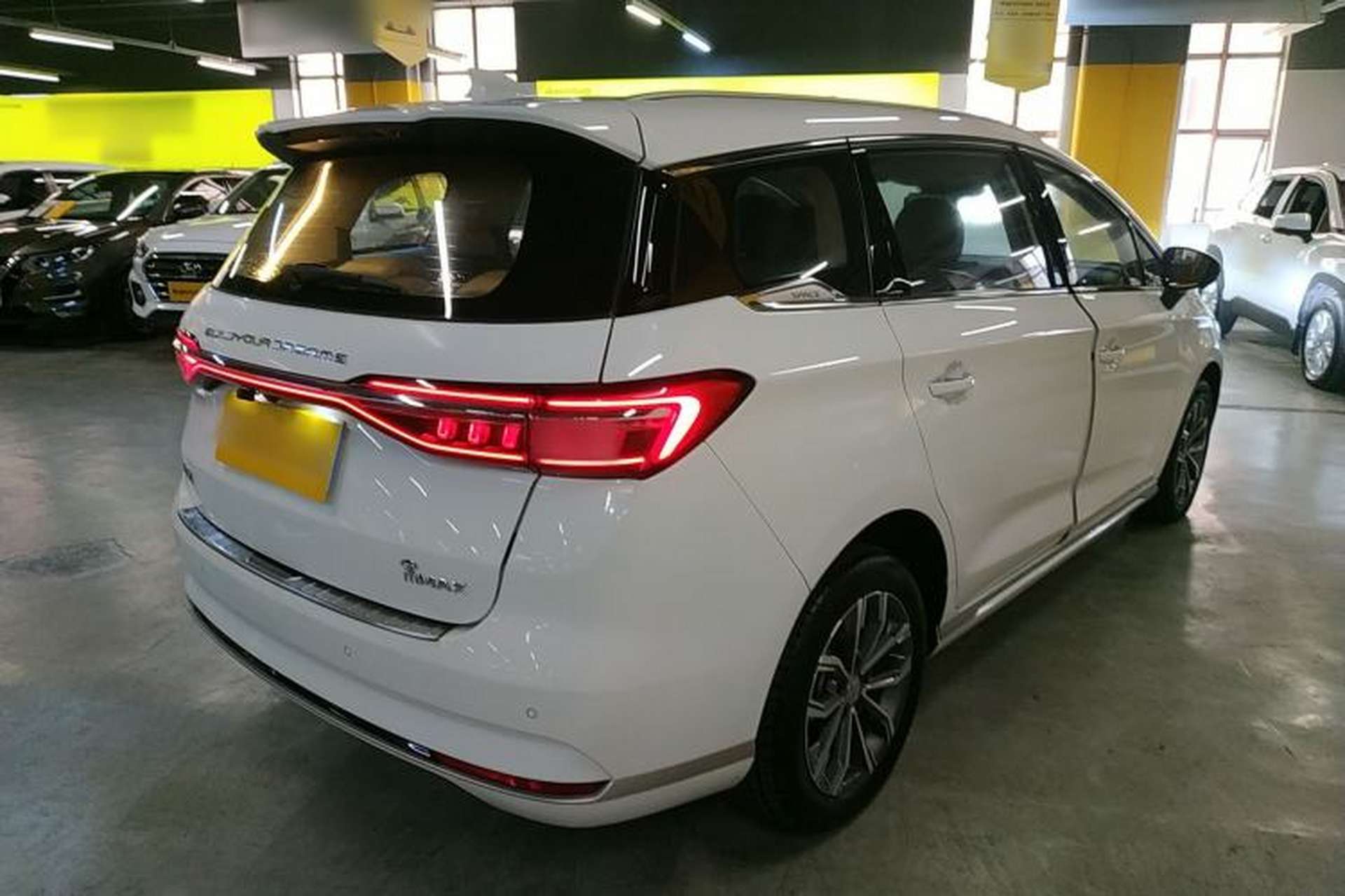 Used BYD Song MAX 2021 Upgraded Model 1.5T Automatic Prestige 6-Seater Rear Right 45 Deg
