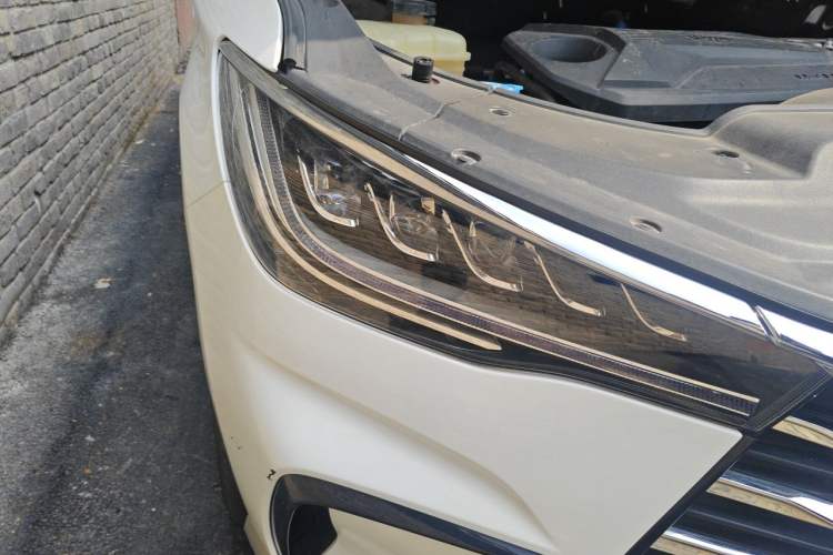 Used BYD Song MAX 2021 Upgraded Model 1.5T Automatic Luxury 7-Seater Right Front Headlight
