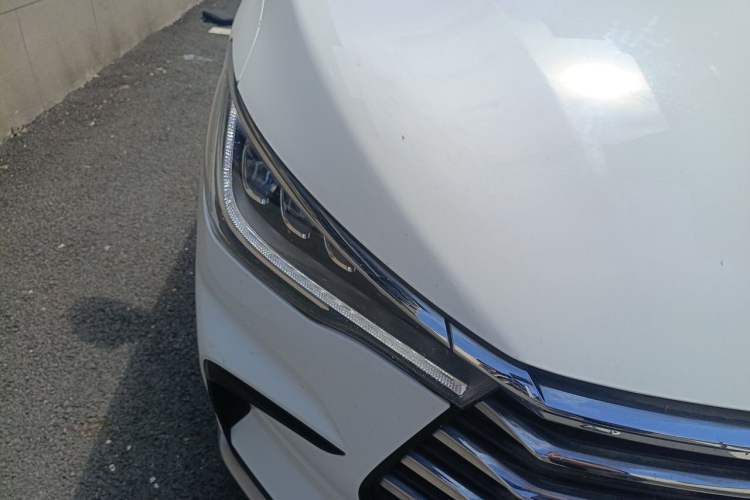 Used BYD Song MAX 2021 Upgraded Model 1.5T Automatic Flagship Version with 6 Seats Right Front Headlight