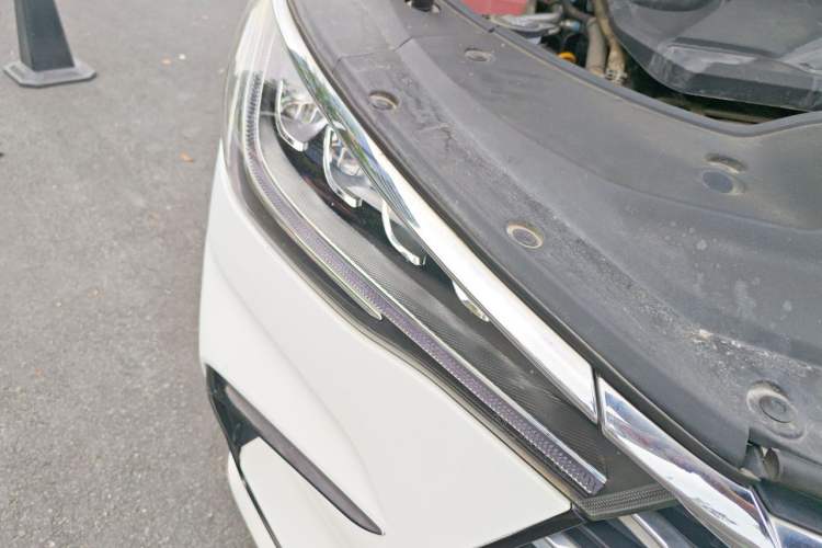 Used BYD Song MAX 2021 Upgraded Model 1.5T Automatic Prestige 7-Seater Right Front Headlight