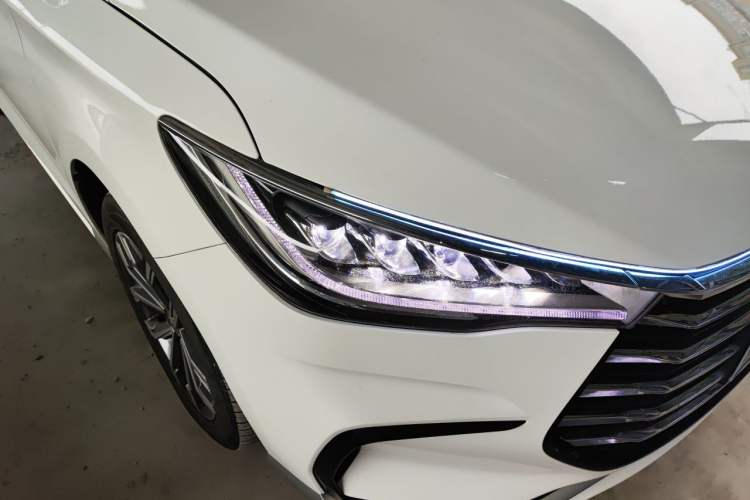 Used BYD Song MAX 2021 Upgraded Model 1.5T Automatic Luxury 6-Seater Right Front Headlight