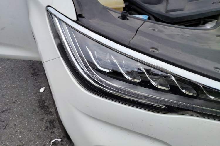 Used BYD Song MAX 2021 Upgraded Model 1.5T Automatic Luxury 7-Seater Right Front Headlight