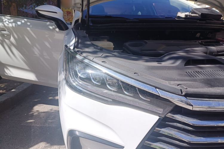 Used BYD Song MAX 2021 Upgraded Model 1.5T Automatic Luxury 6-Seater Right Front Headlight