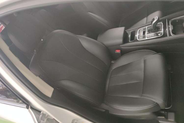 Used BYD Song MAX 2021 Upgraded Model 1.5T Automatic Luxury 7-Seater Right Front Seat