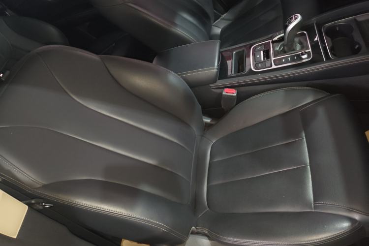 Used BYD Song MAX 2021 Upgraded Model 1.5T Automatic Prestige 6-Seater Right Front Seat