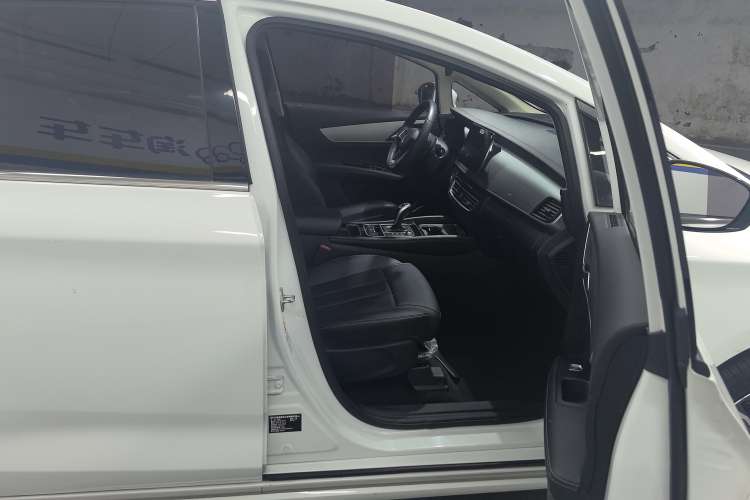 Used BYD Song MAX 2021 Upgraded Model 1.5T Automatic Luxury 7-Seater Right Front Seat