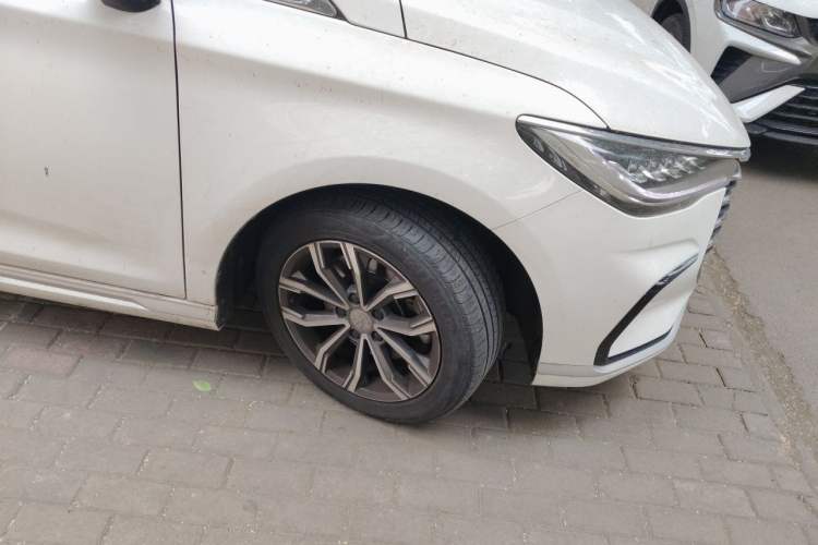 Used BYD Song MAX 2021 Upgraded Model 1.5T Automatic Prestige 7-Seater Right Front Wheel Hub