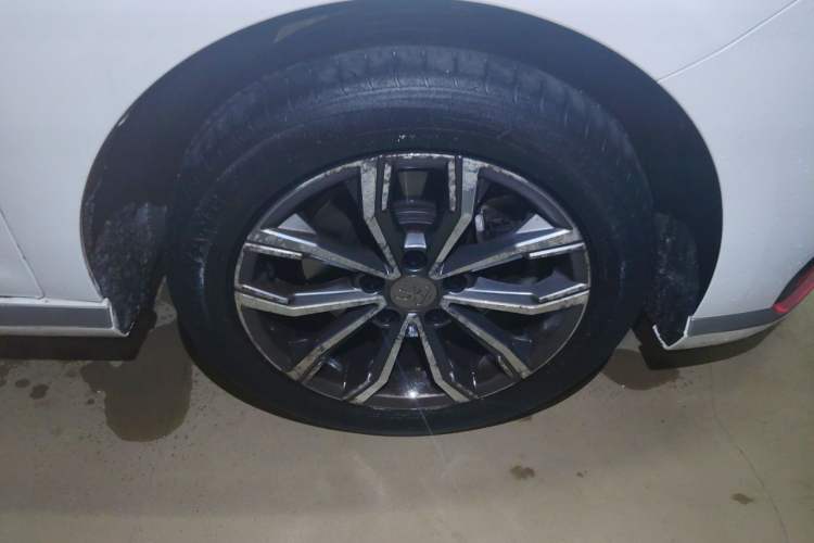 Used BYD Song MAX 2021 Upgraded Model 1.5T Automatic Prestige 7-Seater Right Front Wheel Hub