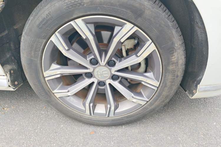 Used BYD Song MAX 2021 Upgraded Model 1.5T Automatic Prestige 7-Seater Right Front Wheel Hub