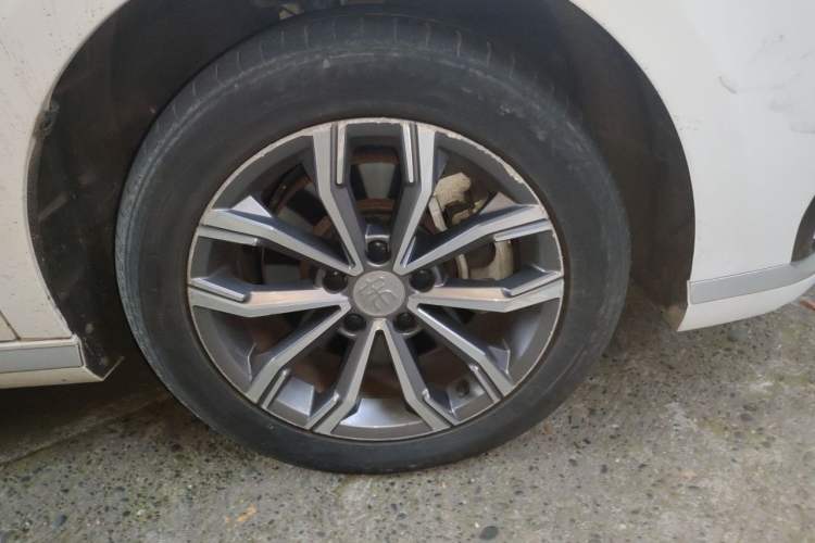 Used BYD Song MAX 2021 Upgraded Model 1.5T Automatic Prestige 7-Seater Right Front Wheel Hub