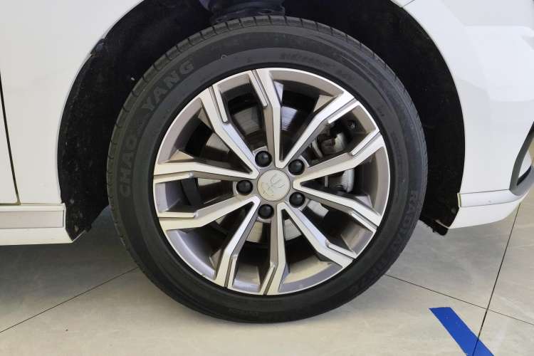 Used BYD Song MAX 2021 Upgraded Model 1.5T Automatic Luxury 7-Seater Right Front Wheel Hub