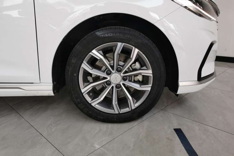 Used BYD Song MAX 2021 Upgraded Model 1.5T Automatic Prestige 6-Seater Right Front Wheel Hub