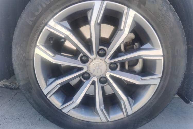 Used BYD Song MAX 2021 Upgraded Model 1.5T Automatic Prestige 7-Seater Right Front Wheel Hub