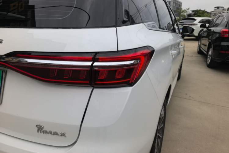 Used BYD Song MAX 2021 Upgraded Model 1.5T Automatic Luxury 6-Seater Right Rear Taillight