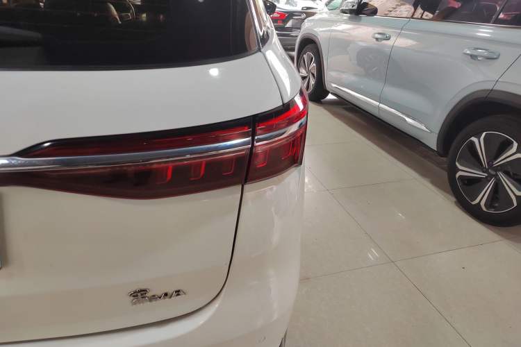 Used BYD Song MAX 2021 Upgraded Model 1.5T Automatic Prestige 7-Seater Right Rear Taillight