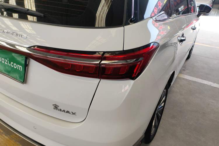 Used BYD Song MAX 2021 Upgraded Model 1.5T Automatic Luxury 6-Seater Right Rear Taillight