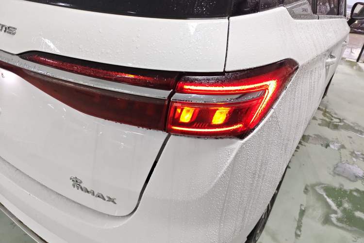 Used BYD Song MAX 2021 Upgraded Model 1.5T Automatic Prestige 7-Seater Right Rear Taillight