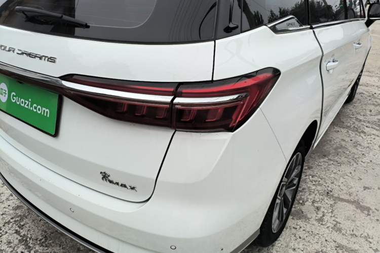 Used BYD Song MAX 2021 Upgraded Model 1.5T Automatic Luxury 7-Seater Right Rear Taillight