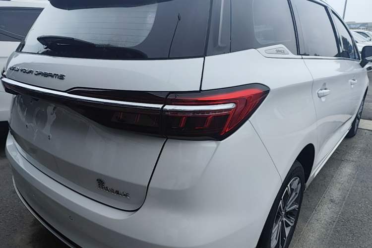 Used BYD Song MAX 2021 Upgraded Model 1.5T Automatic Prestige 7-Seater Right Rear Taillight
