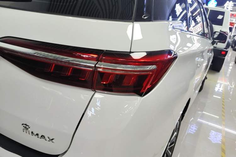 Used BYD Song MAX 2021 Upgraded Model 1.5T Automatic Luxury 6-Seater Right Rear Taillight
