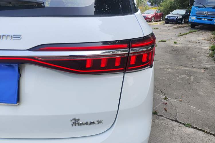 Used BYD Song MAX 2021 Upgraded Model 1.5T Automatic Prestige 6-Seater Right Rear Taillight