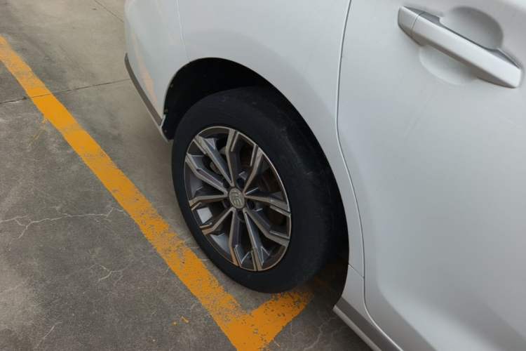 Used BYD Song MAX 2021 Upgraded Model 1.5T Automatic Luxury 6-Seater Right Rear Wheel Hub