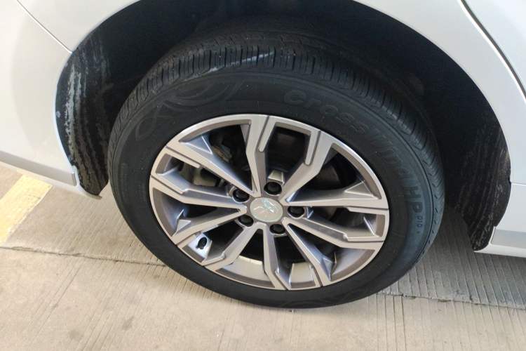 Used BYD Song MAX 2021 Upgraded Model 1.5T Automatic Luxury 6-Seater Right Rear Wheel Hub