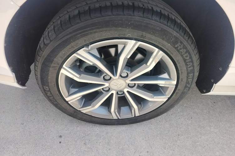 Used BYD Song MAX 2021 Upgraded Model 1.5T Automatic Luxury 7-Seater Right Rear Wheel Hub